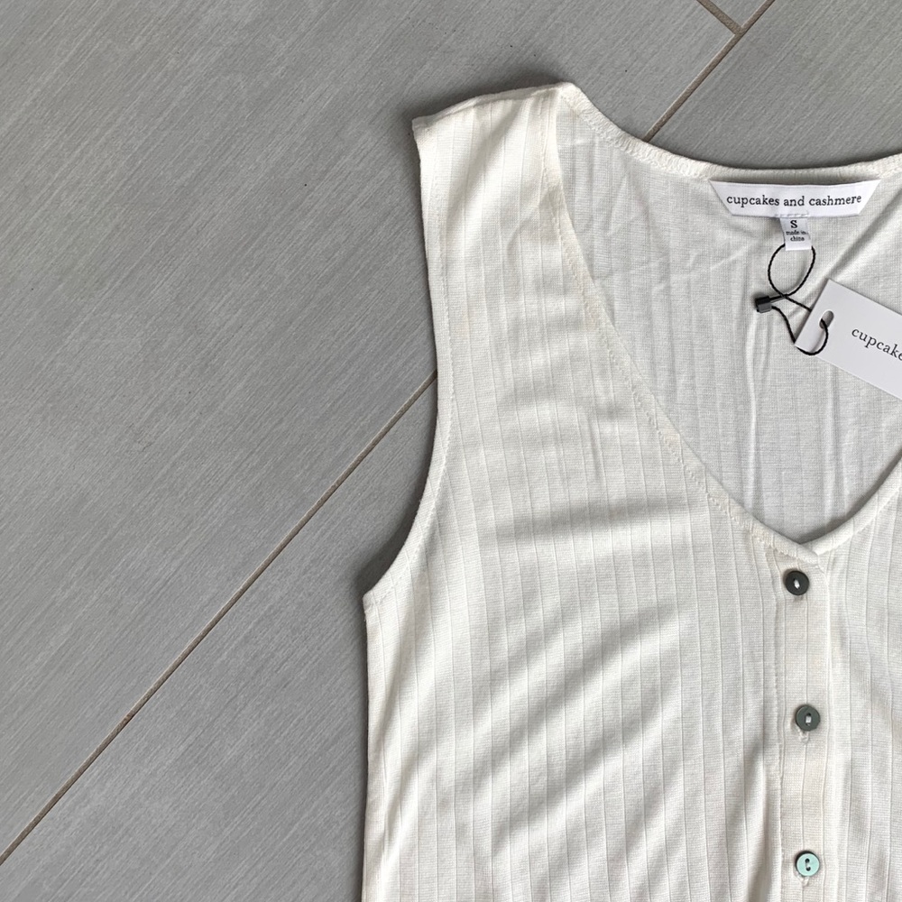 NWT Cupcakes and Cashmere Serotta Tank - Picture 4 of 11